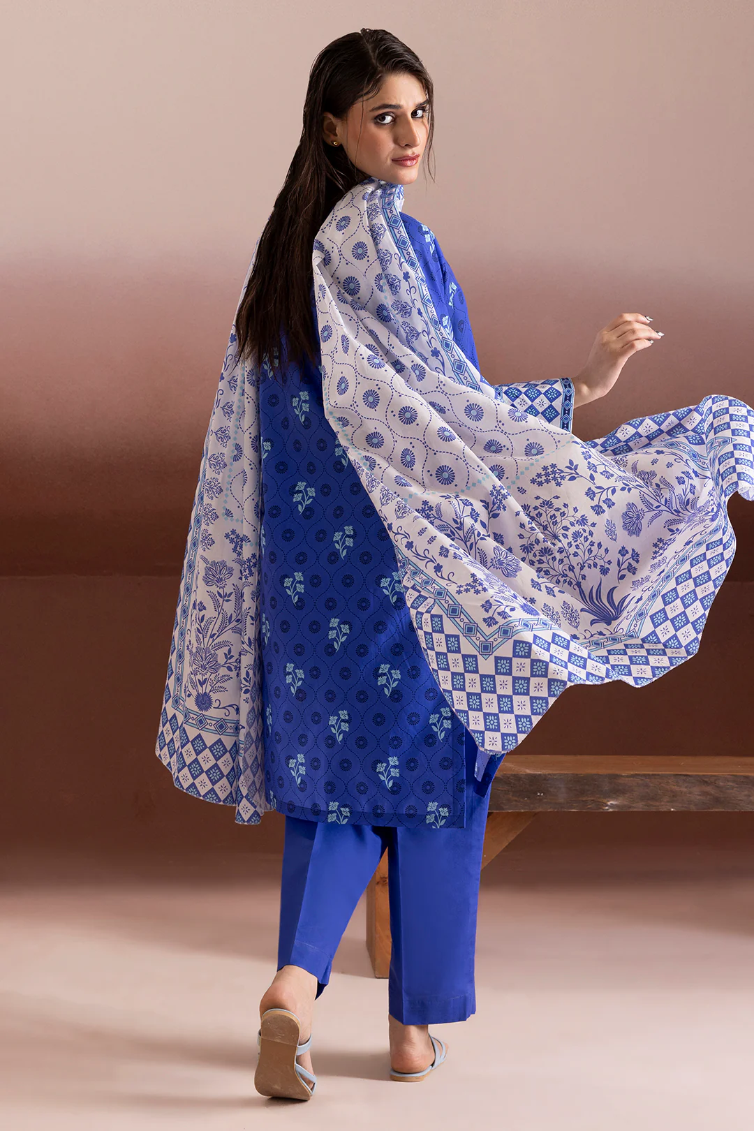 Kurta Dupatta Trouser - 2630 - Image 7