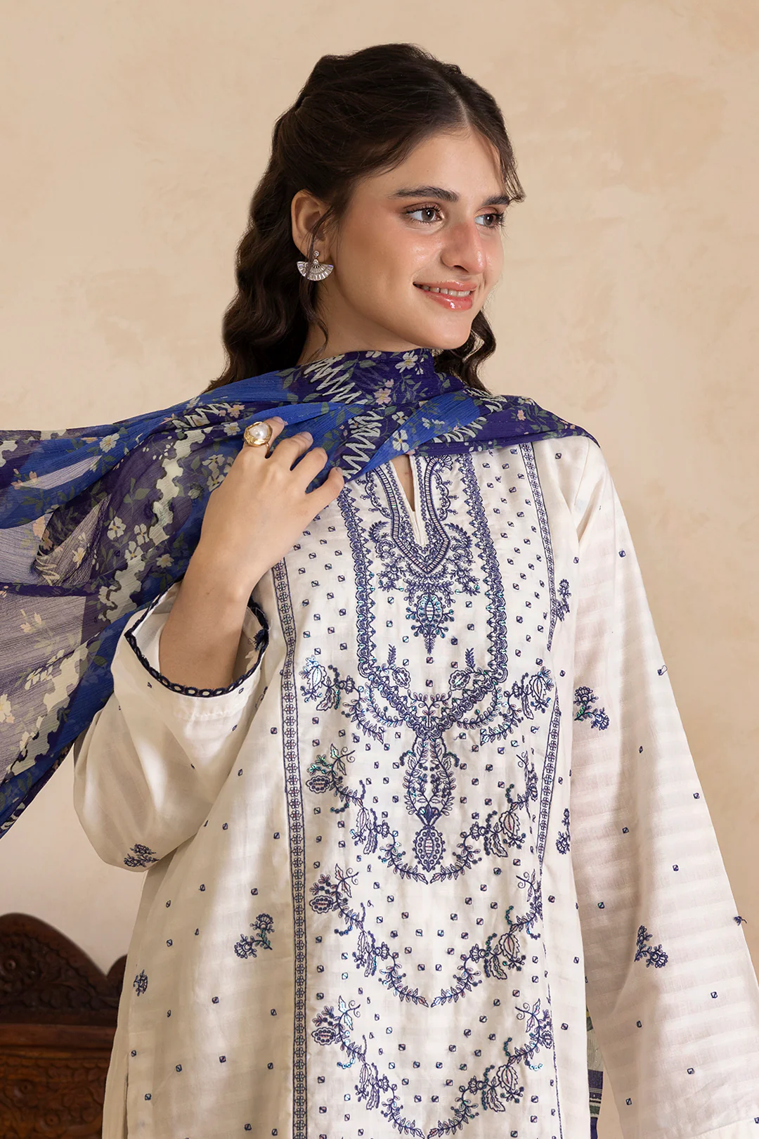 Embroidered Kurta Dupatta Trouser - 2567 - Image 12