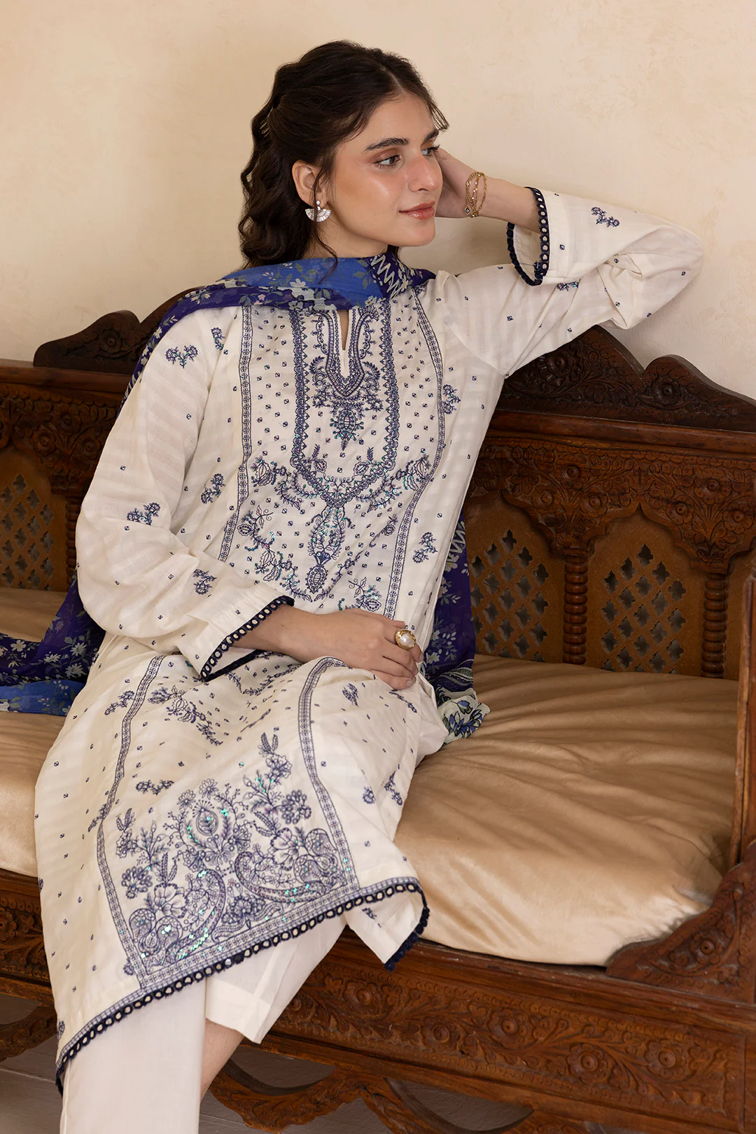 Embroidered Kurta Dupatta Trouser - 2567 - Image 6