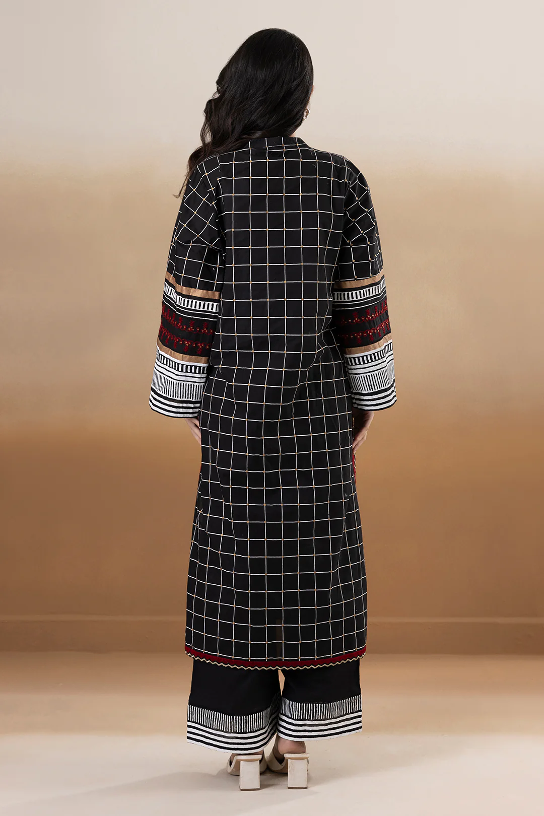 Embroidered Kurta Trouser - 3384 - Image 6